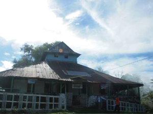 Masjid Agung Bente: Wisata Sejarah dan Reliji di Wakatobi