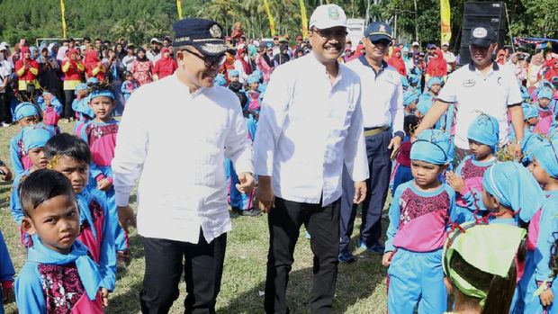 Festival Rowo Bayu dibuka langsung Wagub Jatim Syaifullah Yusuf dan Bupati Banyuwangi (Ardian/detikTravel)