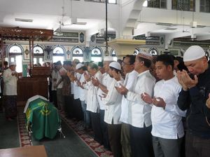 Bacaan Sholat Jenazah dari Niat hingga Salam, Yuk Disimak