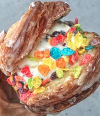 Sluurp! Spaghetti Ice Cream yang Manis Segar Ini Bukan dari Italia