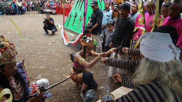 Aneka pusaka ini akan dimandikan (Ardian/detikTravel)