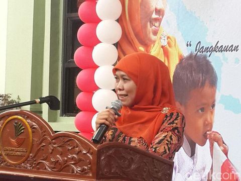 Mensos Serahkan Alat Bengkel Hingga Mesin Jahit ke Panti Sosial di Pekanbaru