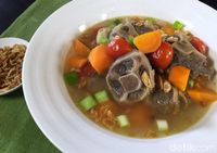 Video Resep : Segar Berkuah Sup Buntut dan Pindang Iga Sapi