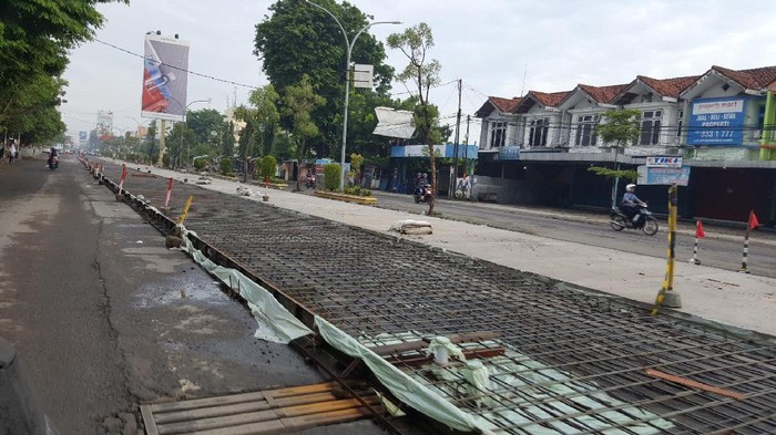 Awas Macet Saat Long Weekend di Cirebon, Banyak Perbaikan Jalan