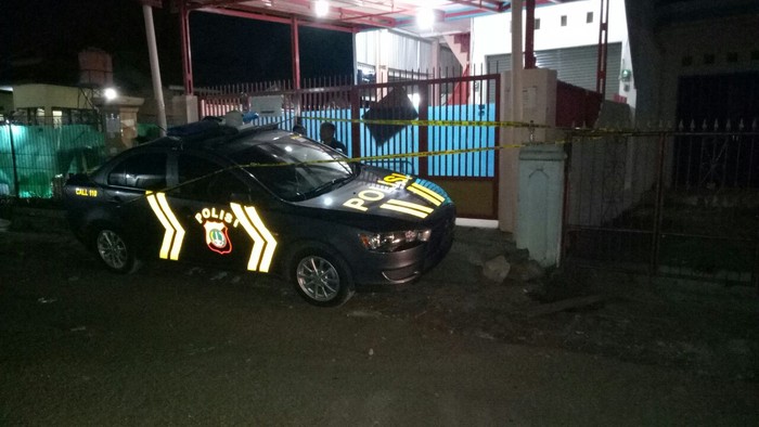 Malam Hari, Warga Mulai Tinggalkan Lokasi Tempat Dian Ditangkap Densus 88