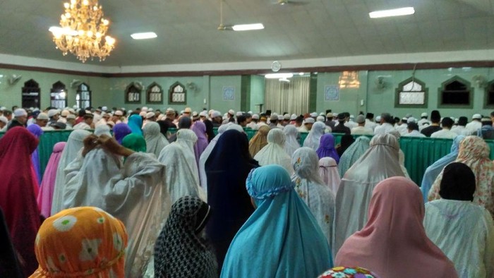 Tausiah di Islamic Center Ajak Umat Menghadap Allah dengan Hati yang Ikhlas