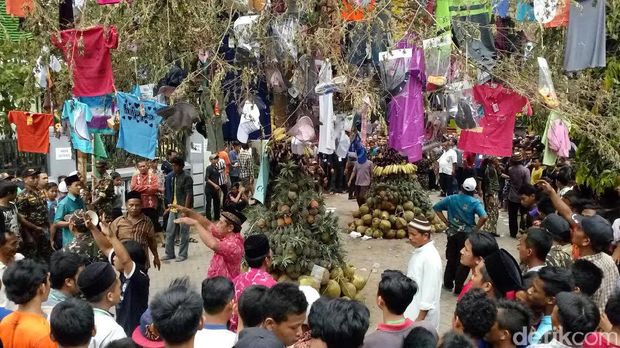 Meriahnya Tradisi Keresan Peringati Maulid Nabi di Mojokerto
