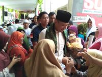 Ditemani Lulung, Agus Minta Doa Restu Saat Acara Maulid Nabi di Condet