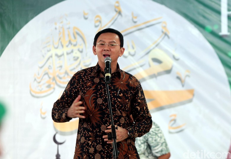 Pidato Ahok di Pulau Pramuka, Aksi Massa, dan Pengadilan Gajah Mada Pidato Ahok di Pulau Pramuka, Aksi Massa, dan Pengadilan Gajah Mada