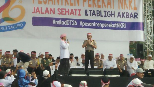 Kapolri Hingga Komunitas Tionghoa Sumbang Tiket Umrah di Acara 1212 Bandung