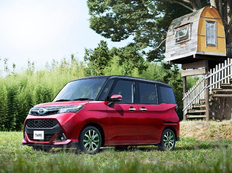 Minivan Kembar Berwajah Sangar Toyota