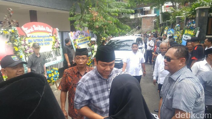 Ibunda Wali Kota Semarang Wafat, Ratusan Pelayat Padati Rumah Duka
