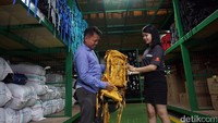 Dengan luas hampir 1 hektar, gudang dan kantor baru Consina ini mampu menampung lebih dari 100.000 jenis dan varian barang.