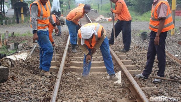 Ini Upaya PT KAI Hadapi Genangan Banjir di Lintasan Porong