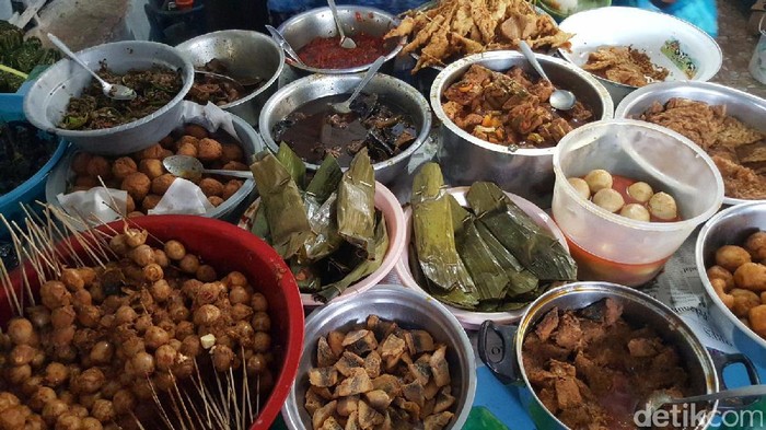 Sebelum Pulang Long Weekend dari Cirebon, Coba Dulu Nasi Jamblang Pelabuhan