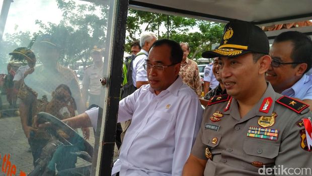 Menhub Cek Fasilitas di Pelabuhan Merak Jelang Libur Natal- Tahun Baru