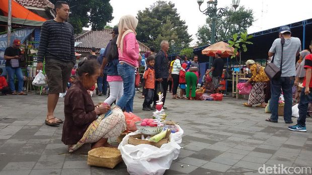 Keraton Yogyakarta Gelar Grebeg Maulud, Warga Rela 