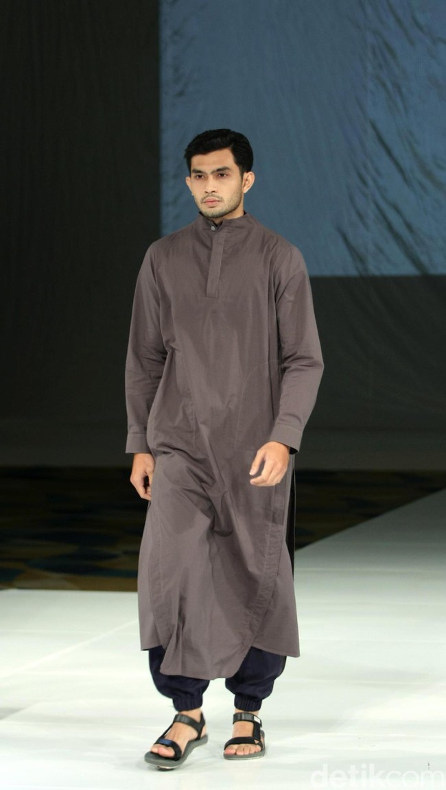 Koleksi Ria Miranda Mengangkat tema Ria Miranda Trend Show 2017 di The Hall Lt.8 Senayan City. Jakarta. [Foto: Mohammad Abduh/Wolipop]