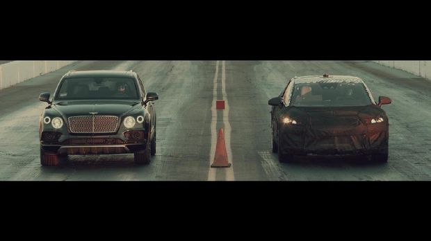 Versus Bentley Bentayga