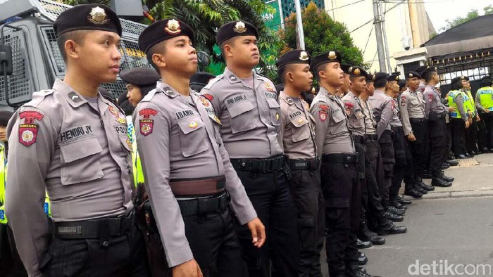 Pengamanan Natal, Polisi Jaga Ketat 163 Gereja di Bandung