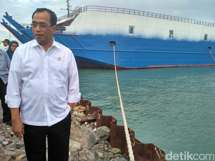 Menhub Ingin Penyebaran Logistik di Indonesia Gunakan Kapal Roro