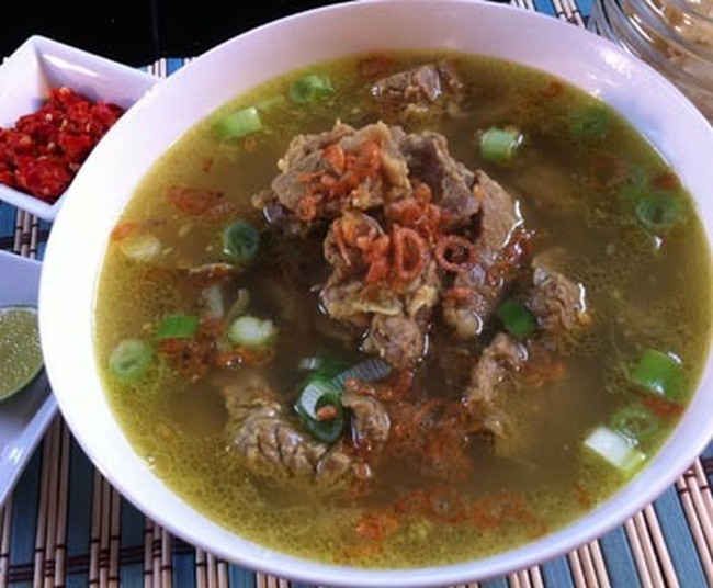 Soto Betawi dan Soto Daging yang Hangat Bisa Jadi Santapan Enak Malam Ini