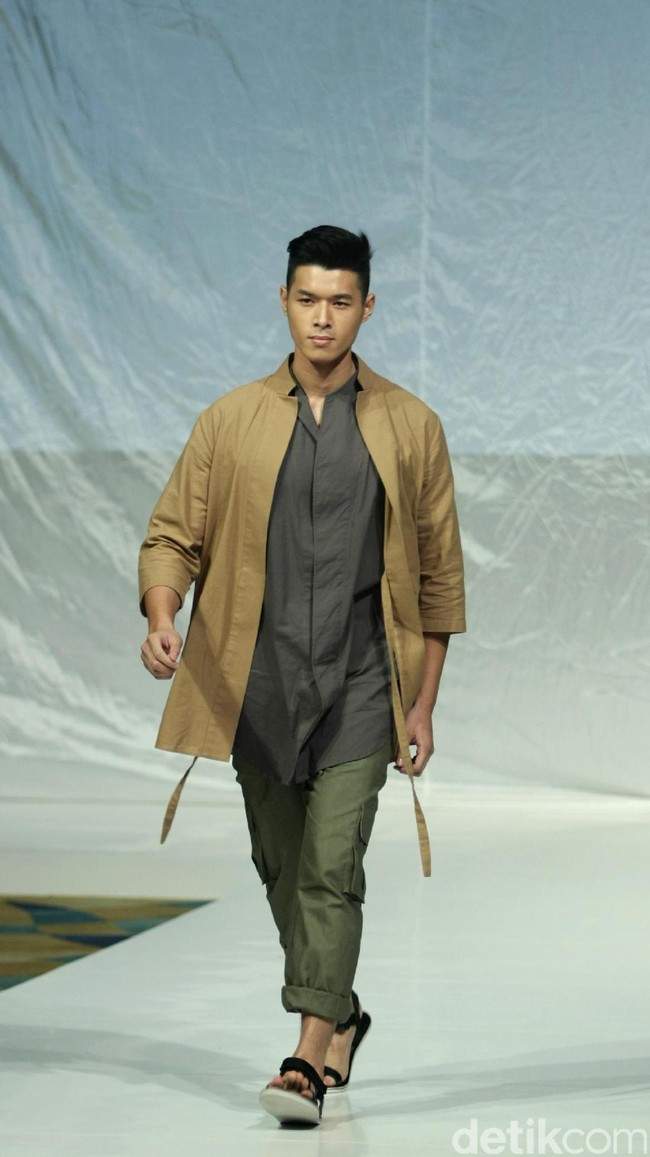 Koleksi Ria Miranda Mengangkat tema Ria Miranda Trend Show 2017 di The Hall Lt.8 Senayan City. Jakarta. [Foto: Mohammad Abduh/Wolipop]