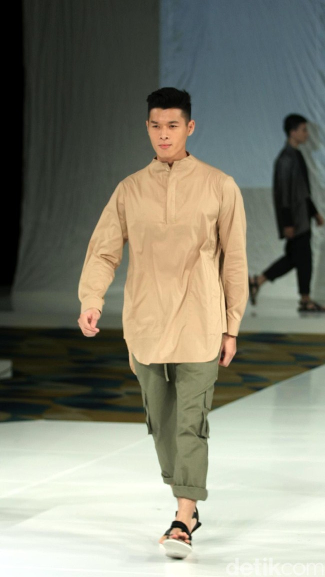 Koleksi Ria Miranda Mengangkat tema Ria Miranda Trend Show 2017 di The Hall Lt.8 Senayan City. Jakarta. [Foto: Mohammad Abduh/Wolipop]