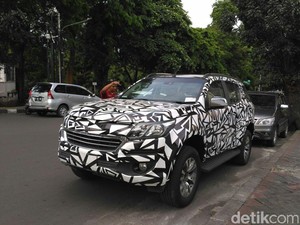 Chevrolet Trailblazer Ketangkap Kamera Diuji di Jalanan Jakarta