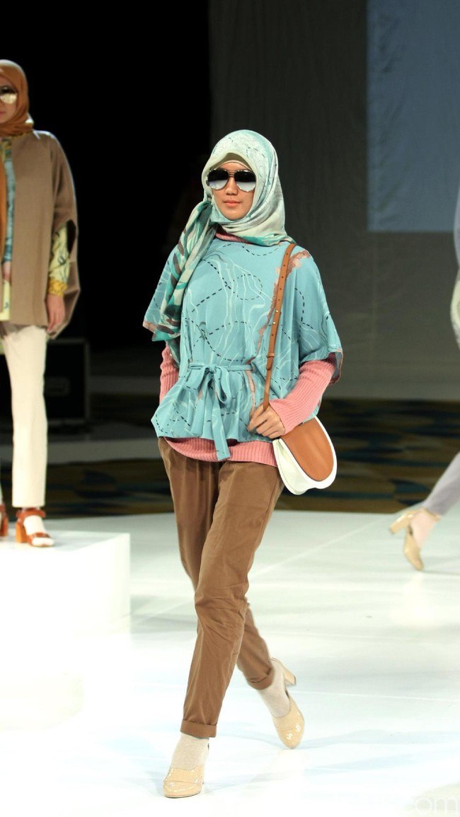 Koleksi Ria Miranda Mengangkat tema Ria Miranda Trend Show 2017 di The Hall Lt.8 Senayan City. Jakarta. [Foto: Mohammad Abduh/Wolipop]