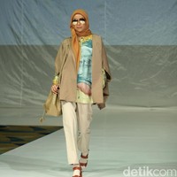 Koleksi Ria Miranda Mengangkat tema Ria Miranda Trend Show 2017 di The Hall Lt.8 Senayan City. Jakarta. [Foto: Mohammad Abduh/Wolipop]