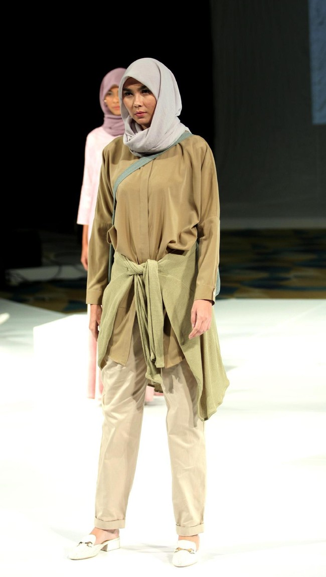 Koleksi Ria Miranda Mengangkat tema Ria Miranda Trend Show 2017 di The Hall Lt.8 Senayan City. Jakarta. [Foto: Mohammad Abduh/Wolipop]