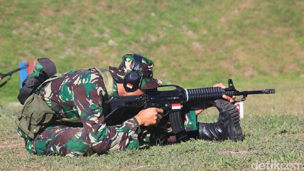  Bangganya TNI AD Kibarkan Merah Putih Atas Kemenangan di AARM
