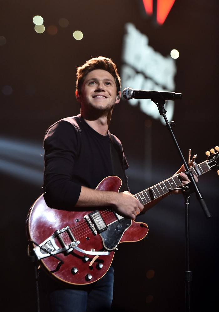 Niall Horan WASHINGTON, DC - DECEMBER 12: Musician Niall Horan performs onstage at Hot 99.5s Jingle Ball 2016 at Verizon Center on December 12, 2016 in Washington, DC. (Photo by Michael Loccisano/Getty Images for iHeart)