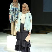 Koleksi Ria Miranda Mengangkat tema Ria Miranda Trend Show 2017 di The Hall Lt.8 Senayan City. Jakarta. [Foto: Mohammad Abduh/Wolipop]
