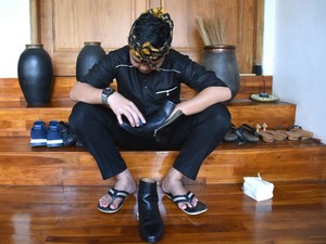 Saat Anak Bungsu Bupati Purwakarta Jadi Ajudan Ayahnya dalam Sehari