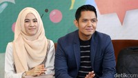 Dude dan Alyssa saat menghadiri suatu acara di kawasan Kebon Jeruk, Jakarta Barat pada Selasa (13/12/2016). Pool/Palevi S/detikFoto.