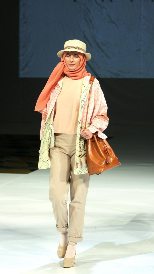 Koleksi Ria Miranda Mengangkat tema Ria Miranda Trend Show 2017 di The Hall Lt.8 Senayan City. Jakarta. [Foto: Mohammad Abduh/Wolipop]