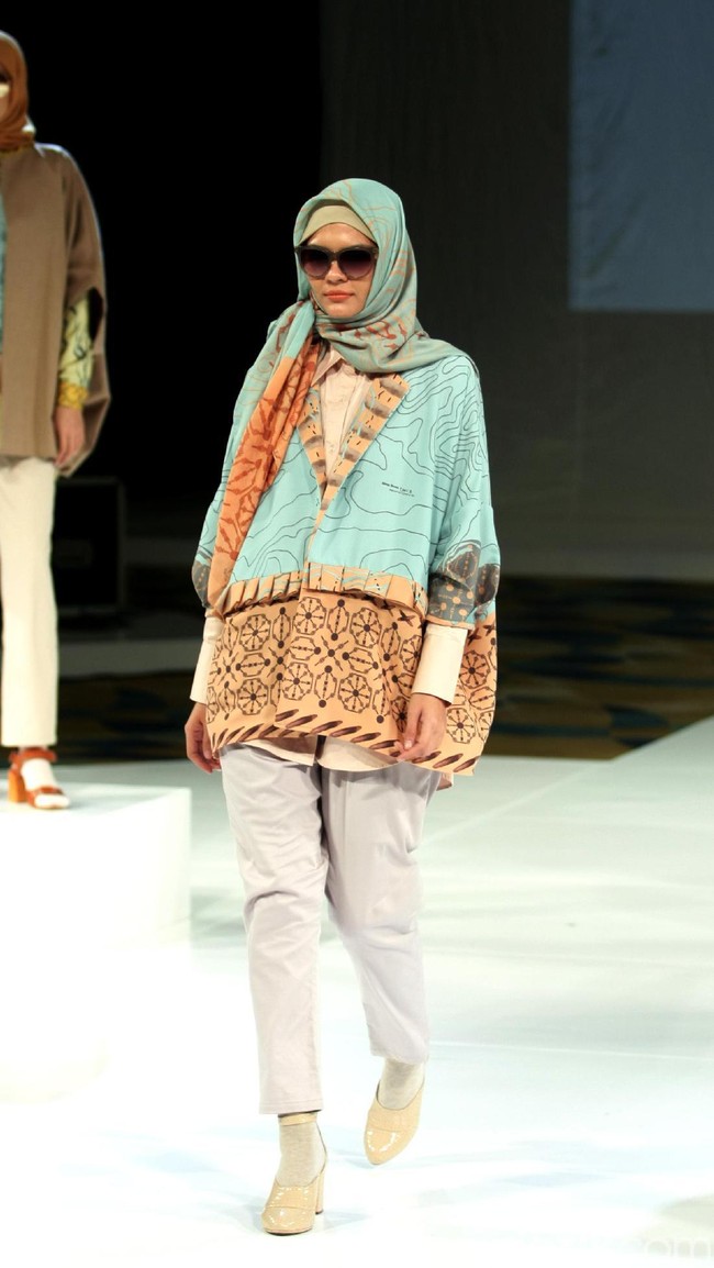 Koleksi Ria Miranda Mengangkat tema Ria Miranda Trend Show 2017 di The Hall Lt.8 Senayan City. Jakarta. [Foto: Mohammad Abduh/Wolipop]