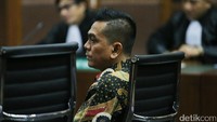 Sanusi dituntut 10 tahun pidana penjara dan denda Rp 500 juta subsider 4 bulan kurungan.