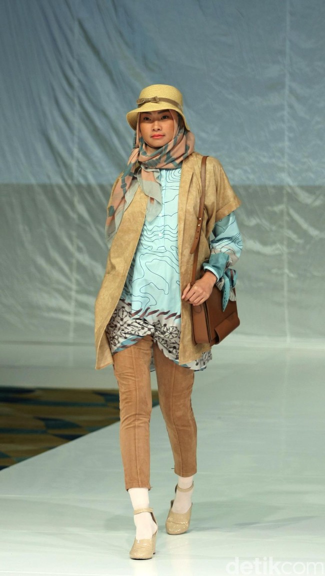 Koleksi Ria Miranda Mengangkat tema Ria Miranda Trend Show 2017 di The Hall Lt.8 Senayan City. Jakarta. [Foto: Mohammad Abduh/Wolipop]