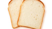 Di negara bersuhu hangat, banyak orang menyimpan roti di kulkas agar tak dimakan semut. Padahal roti lebih bagus disimpan di luar kulkas yaitu di ruangan bersuhu dingin dan kering. Alih-alih menyimpan roti di kulkas, lebih disarankan simpan di freezer untuk menjaga kualitasnya.