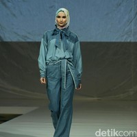 Koleksi Ria Miranda Mengangkat tema Ria Miranda Trend Show 2017 di The Hall Lt.8 Senayan City. Jakarta. [Foto: Mohammad Abduh/Wolipop]