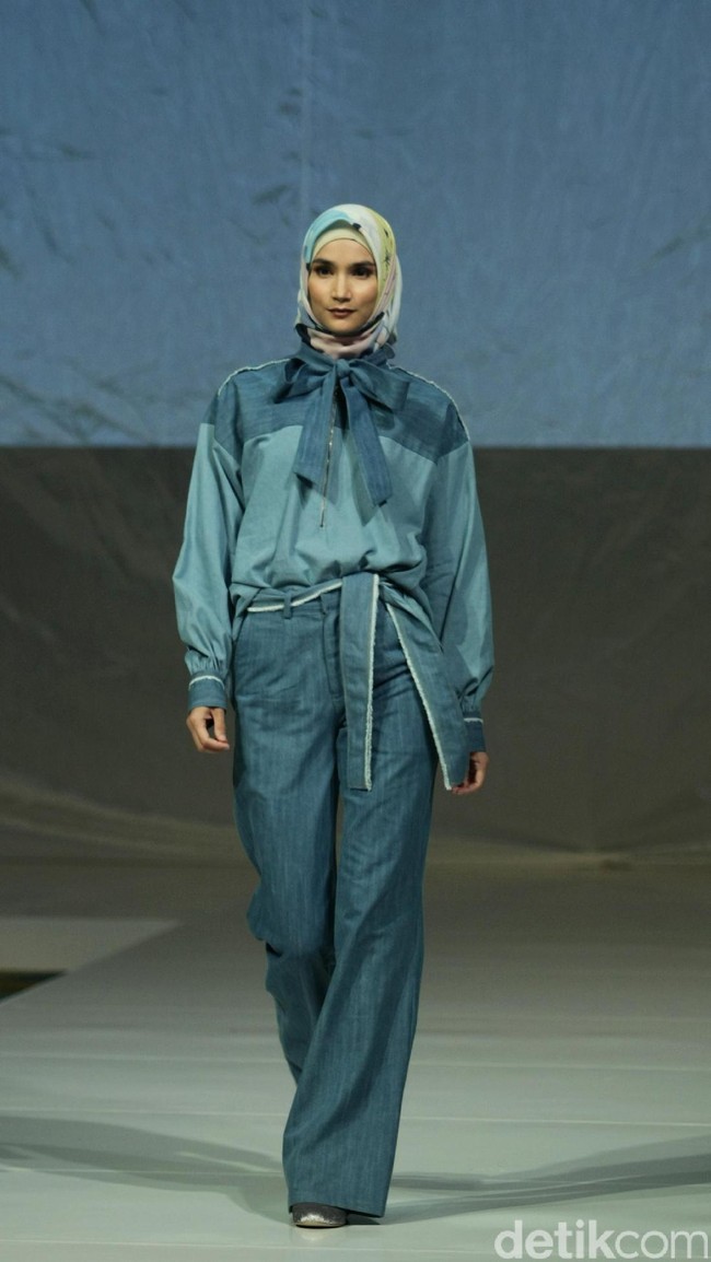 Koleksi Ria Miranda Mengangkat tema Ria Miranda Trend Show 2017 di The Hall Lt.8 Senayan City. Jakarta. [Foto: Mohammad Abduh/Wolipop]