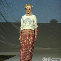 Koleksi Ria Miranda Mengangkat tema Ria Miranda Trend Show 2017 di The Hall Lt.8 Senayan City. Jakarta. [Foto: Mohammad Abduh/Wolipop]