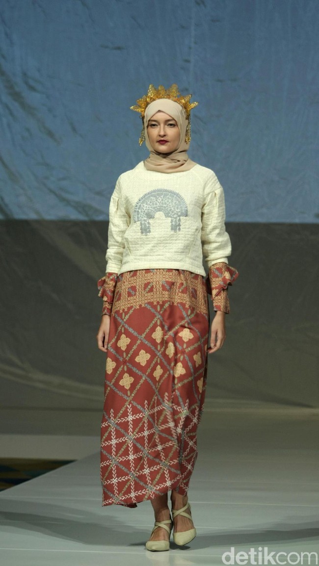 Koleksi Ria Miranda Mengangkat tema Ria Miranda Trend Show 2017 di The Hall Lt.8 Senayan City. Jakarta. [Foto: Mohammad Abduh/Wolipop]