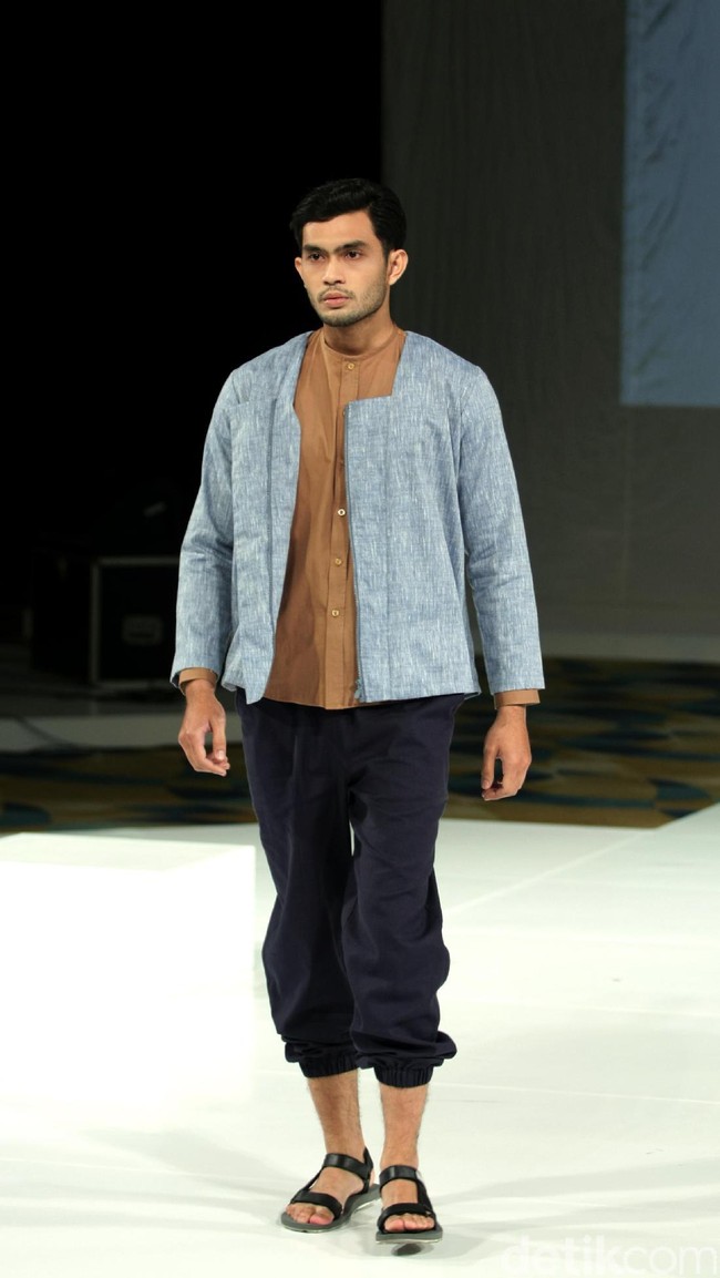 Koleksi Ria Miranda Mengangkat tema Ria Miranda Trend Show 2017 di The Hall Lt.8 Senayan City. Jakarta. [Foto: Mohammad Abduh/Wolipop]