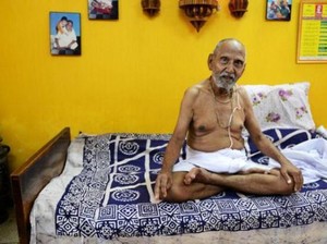 Biksu di India Ini Ungkap Rahasia Panjang Umur: Yoga dan Jauhi Rempah-rempah