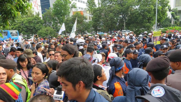 Massa Pengunjung Sidang Ahok Membeludak Sampai Jl Gadjah Mada