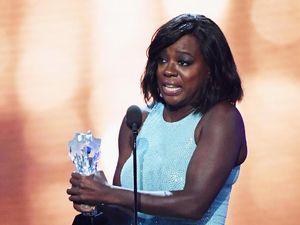 Momen Terbaik di Critics Choice Awards 2016